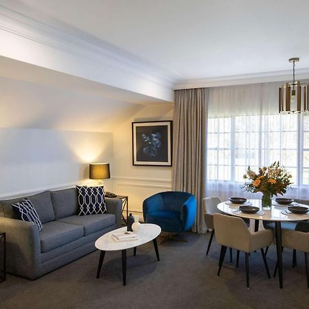 แกรนด์ เมอร์เคียว เดอะฮิลส์ ล็อดจ์ Hotel คาสเซิลฮิลล์ ภายนอก รูปภาพ