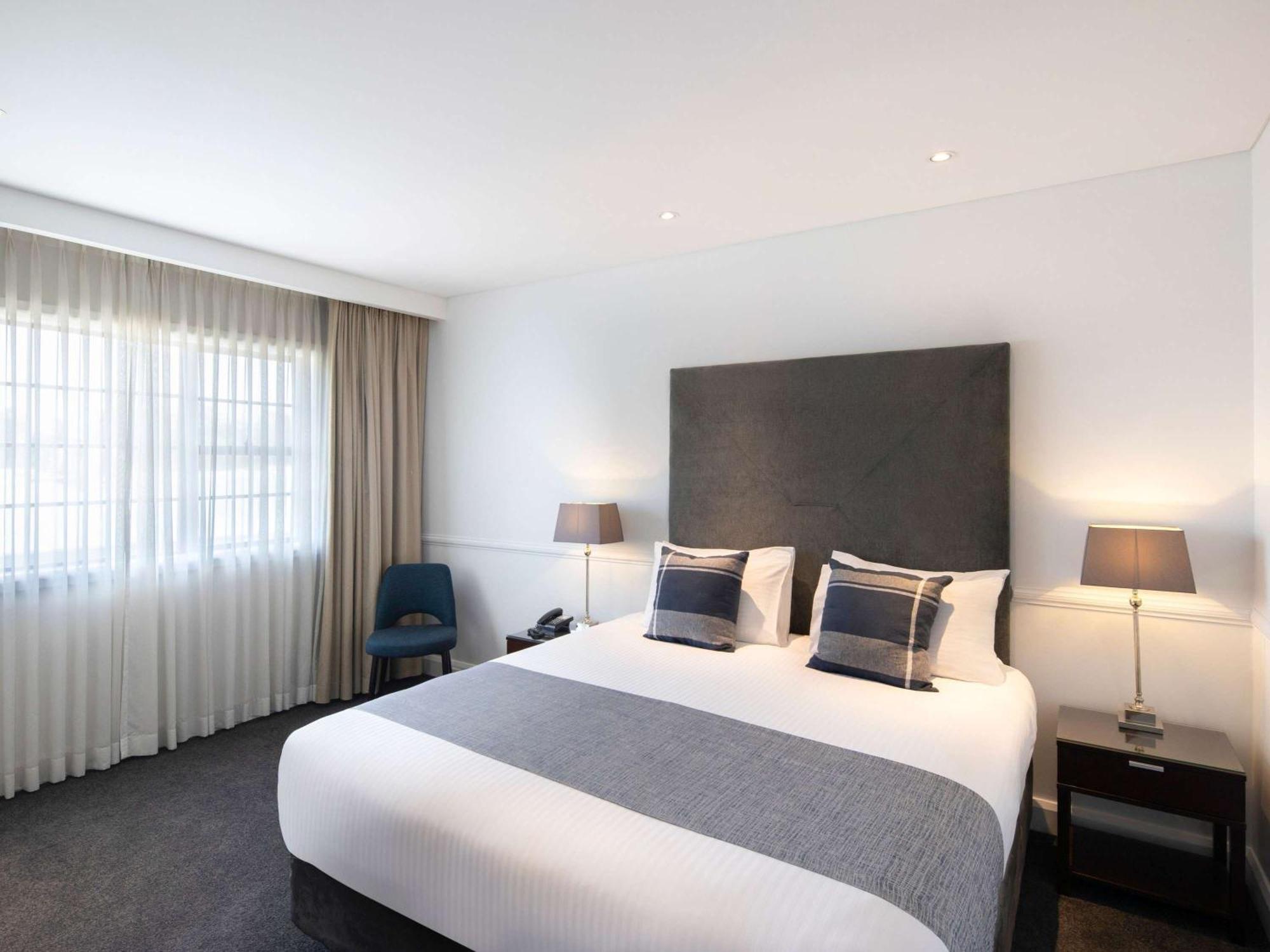 แกรนด์ เมอร์เคียว เดอะฮิลส์ ล็อดจ์ Hotel คาสเซิลฮิลล์ ภายนอก รูปภาพ