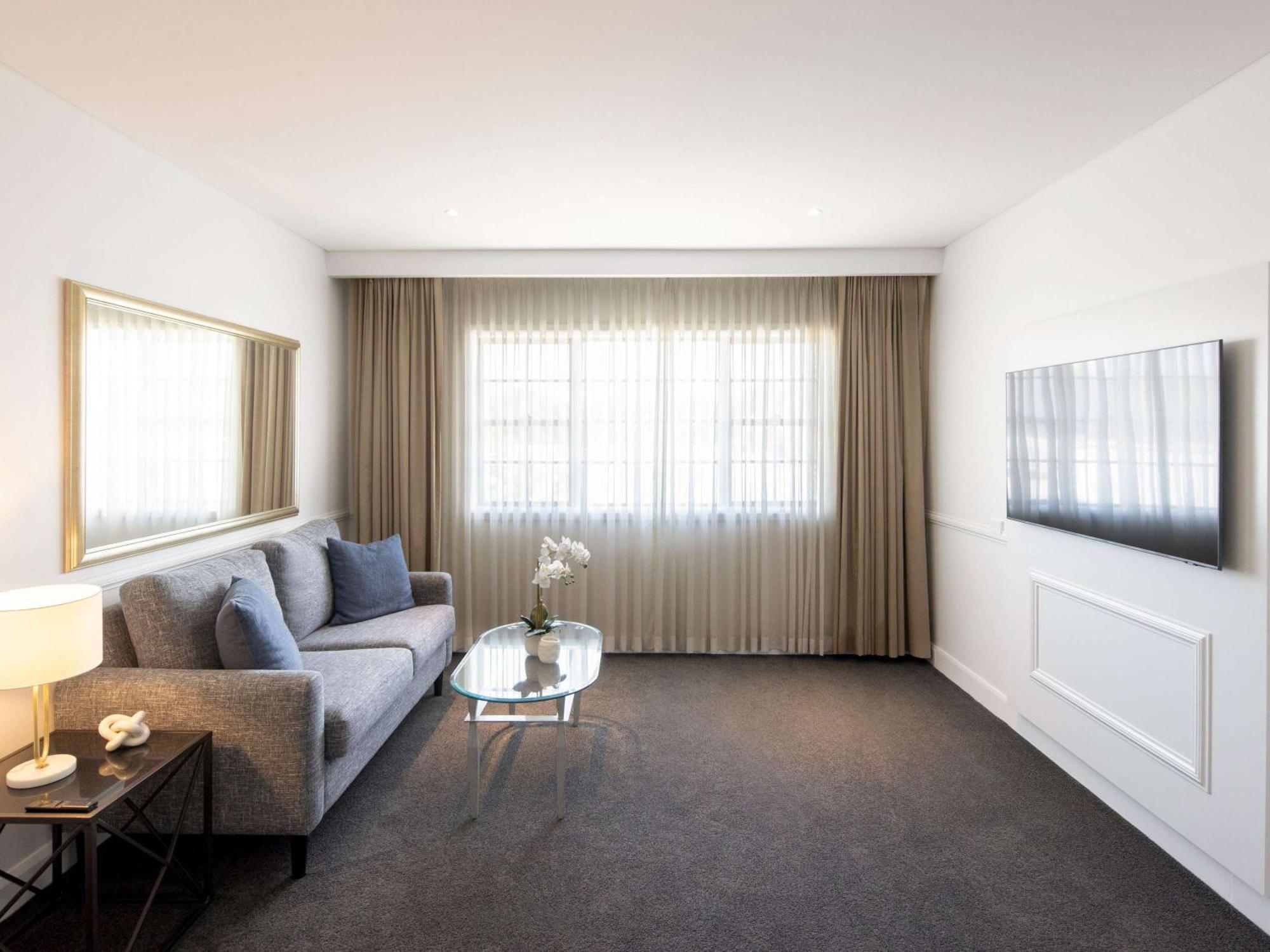แกรนด์ เมอร์เคียว เดอะฮิลส์ ล็อดจ์ Hotel คาสเซิลฮิลล์ ภายนอก รูปภาพ
