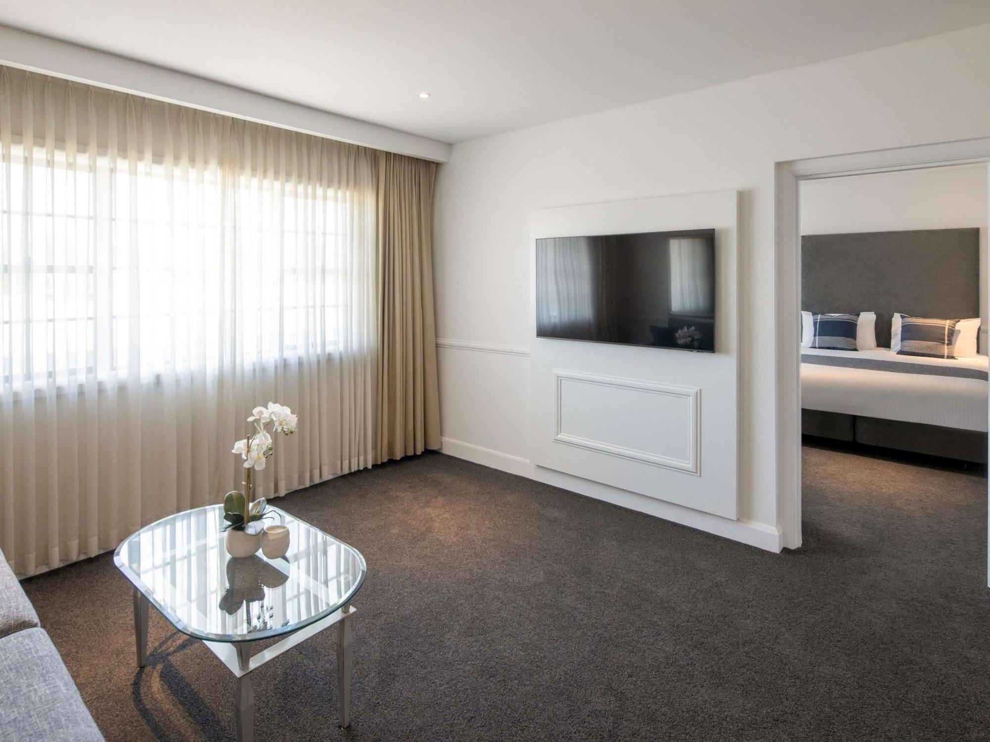 แกรนด์ เมอร์เคียว เดอะฮิลส์ ล็อดจ์ Hotel คาสเซิลฮิลล์ ภายนอก รูปภาพ